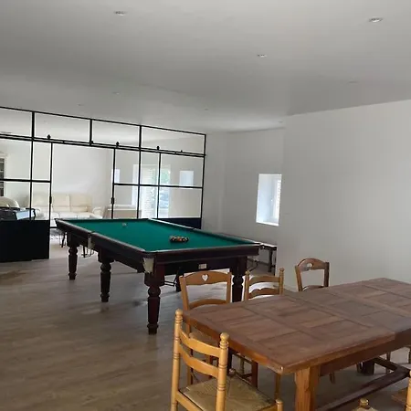 Casa de Férias Le Bovary Agreable Gite De 240m2 Billards, Baby, Petanque